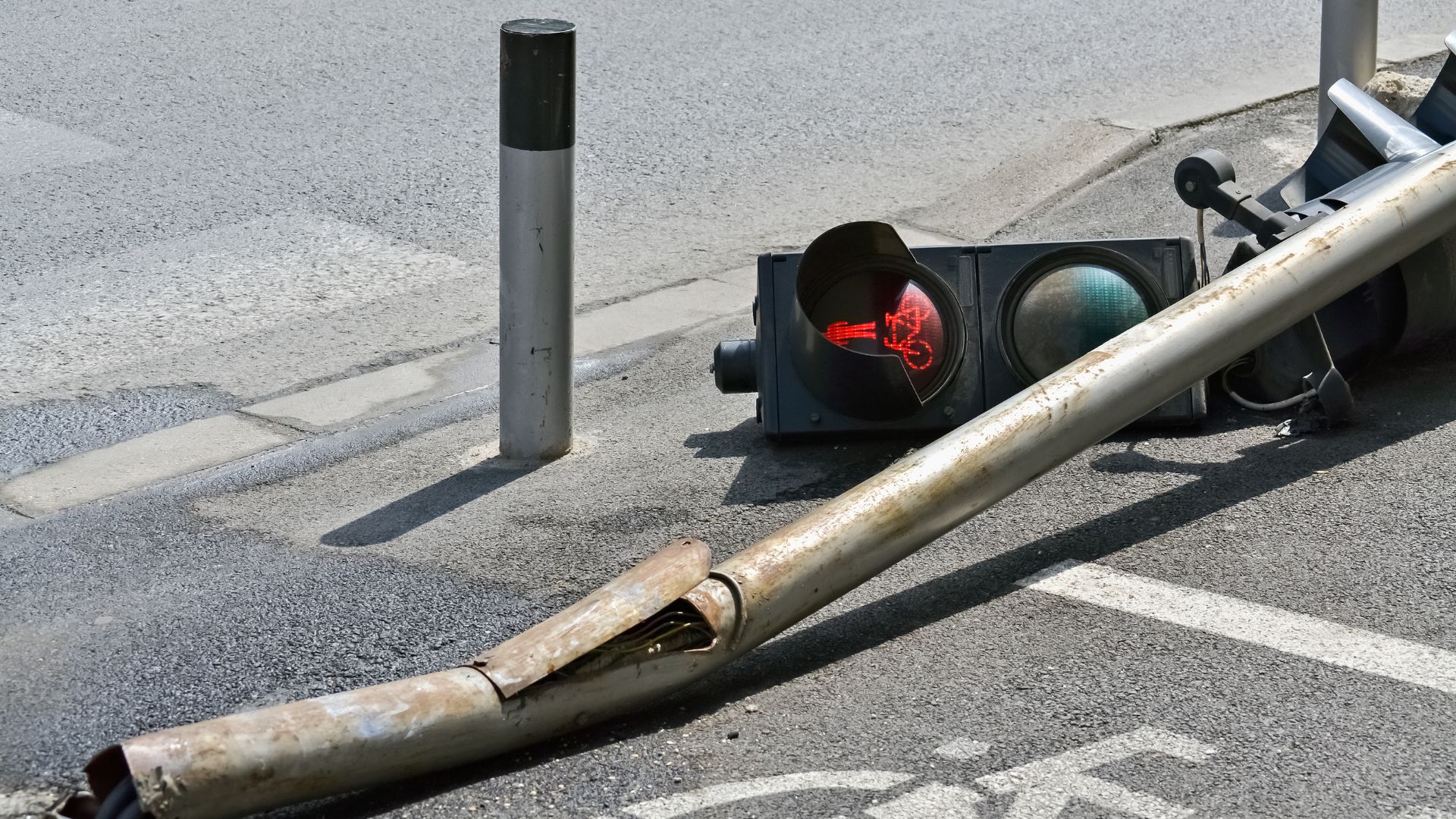 Effective Projective Area Understand how EPA (Effective Projected Area) affects lighting systems, flood lights, and light pole safety. Learn how AASHTO LTS-6 compliance helps prevent wind load failures.